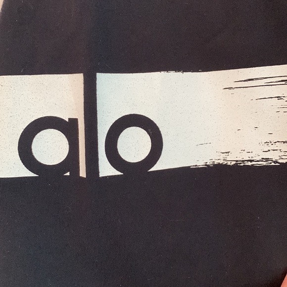 Christina Hall Alo Leggings - Picture 4 of 5